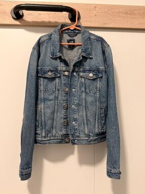 GAP Medium Wash Jacket